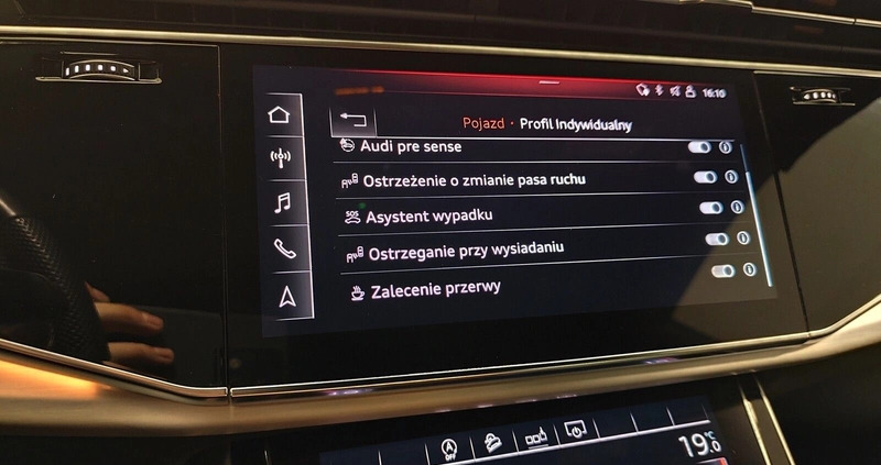 Audi SQ8 cena 430000 przebieg: 63000, rok produkcji 2019 z Kozienice małe 562
